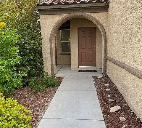 4th image of 730 Sand Primrose St