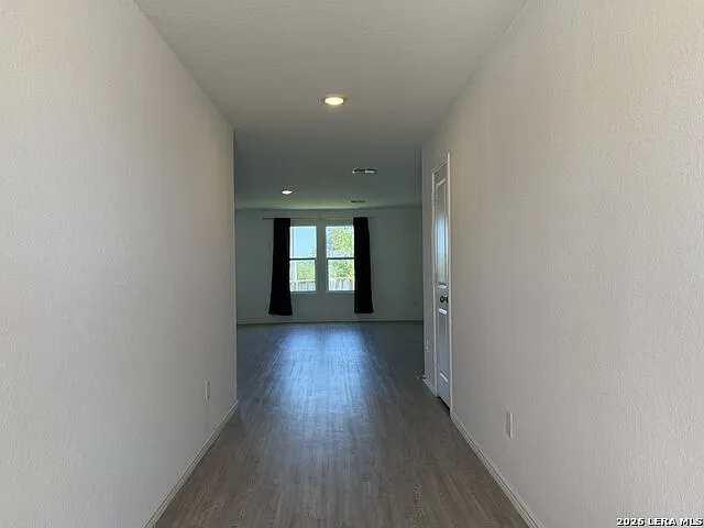 4 bed, 2.5 bath, 1943 sqft, $1,850 — Photo 3