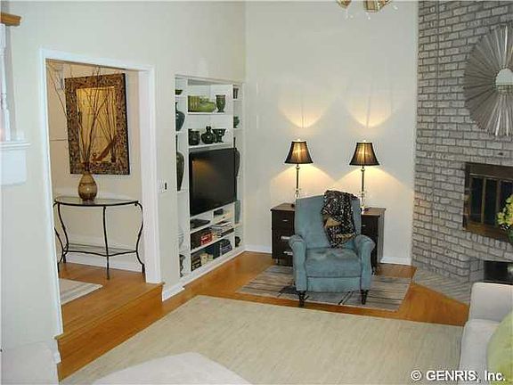 3rd image of 683 N Cove Dr