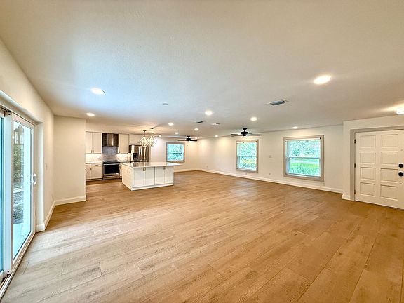 3rd image of 821 Gamewell Ave