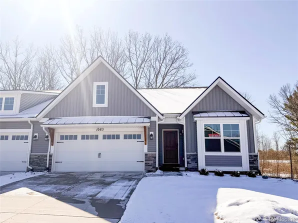 1085 Camellia Cir #32, Howell, MI 48843