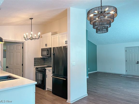 4th image of 36897 N Doovys St
