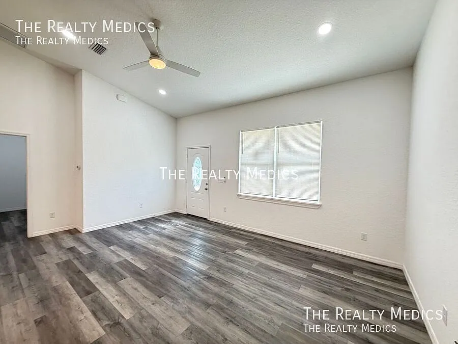 Awesome 3 Bd/2ba Home In Beautiful Ocala — Photo 3