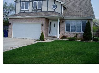 711 W Charles Ct, Addison, IL 60101