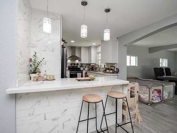 5th image of 1119 Regal St