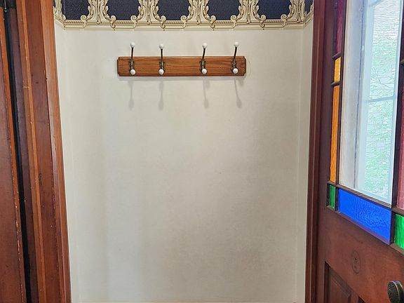4th image of 513 Mulberry St