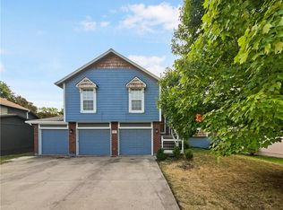 621 Old Paint Rd, Raymore, MO 64083