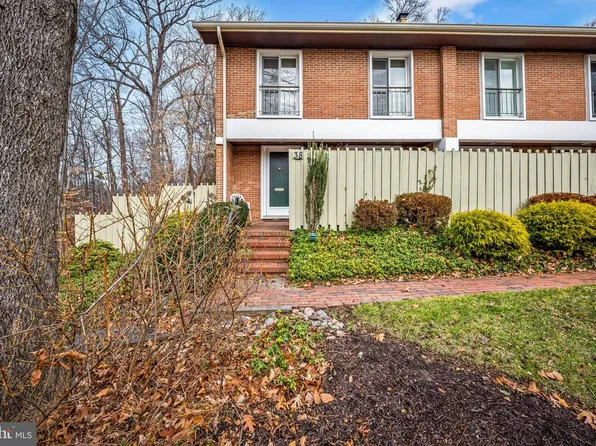 38 Bouton Green Ct, Baltimore, MD 21210