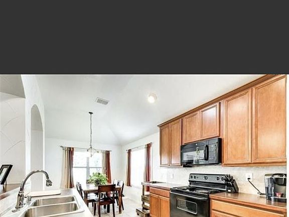 3rd image of 15528 Adlong Dr