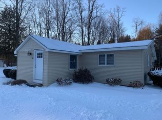 44 Smith Bridge Rd, Saratoga Springs, NY 12866