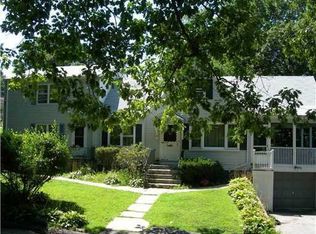 16 Field Rd, Cos Cob, CT 06807