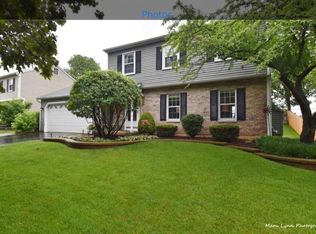 1504 Weber Rd, Saint Charles, IL 60174