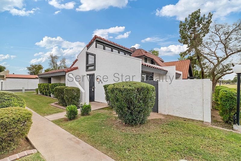 1st image of 2810 E Glenrosa Ave APT 21