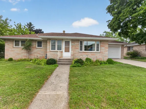 1068 Cedar STREET, West Bend, WI 53095