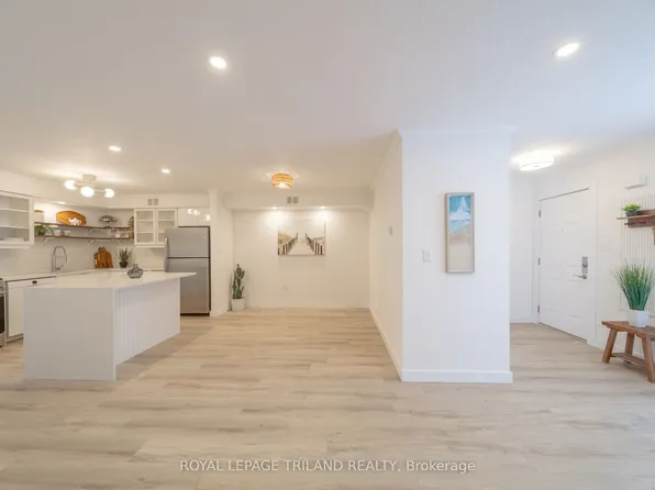 8 Oak St #7, Lambton Shores, ON N0M 1T0