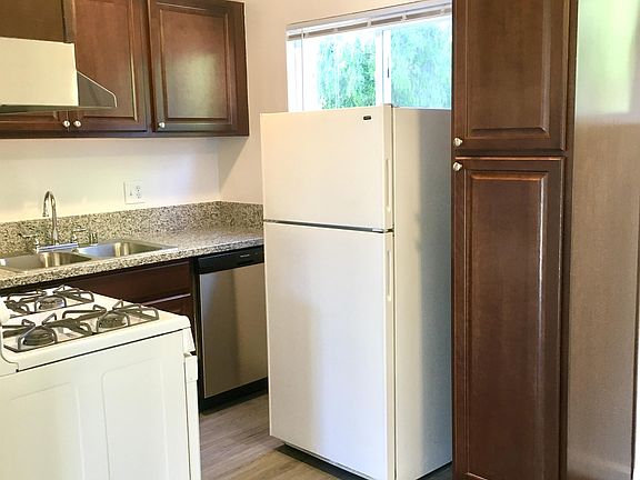 3rd image of 4566 Maryland St APT B