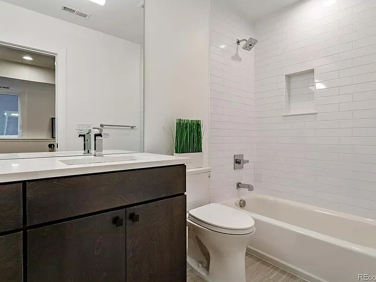 2740 N Clay St — Photo 20