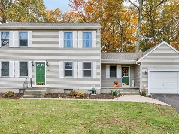 98 Fox Woods Dr, Springfield, MA 01129