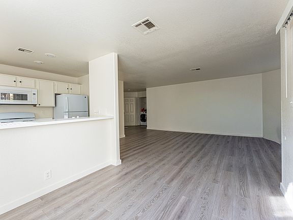 5th image of 5064 S Rainbow Blvd #101-1