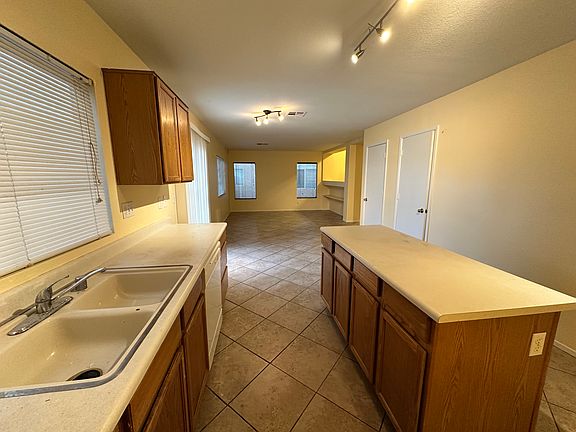 4th image of 5540 Cloudy Glen St