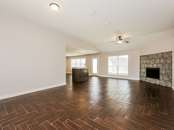 3rd image of 613 Fawn Meadow Trl