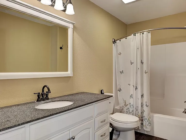 2121 Virginia Ave — Photo 23