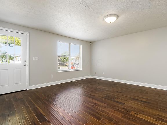 3rd image of 5297 Silverberry Ct