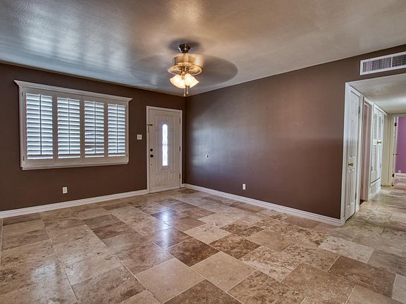 2nd image of 5710 Bainbridge Ave