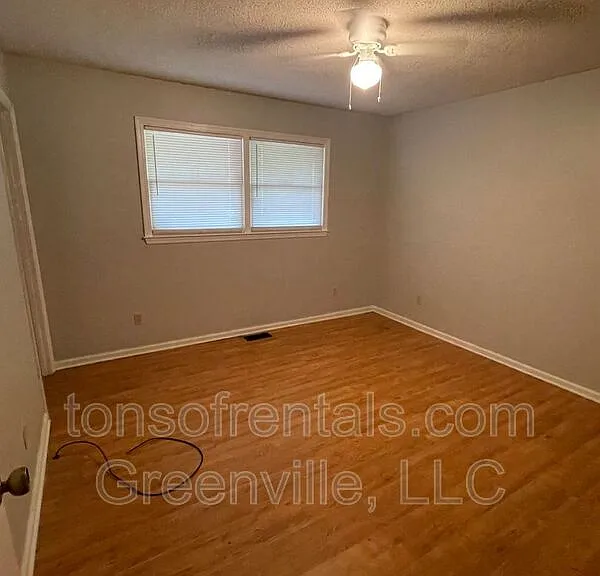 100 Pinebrook Rd #A — Photo 7