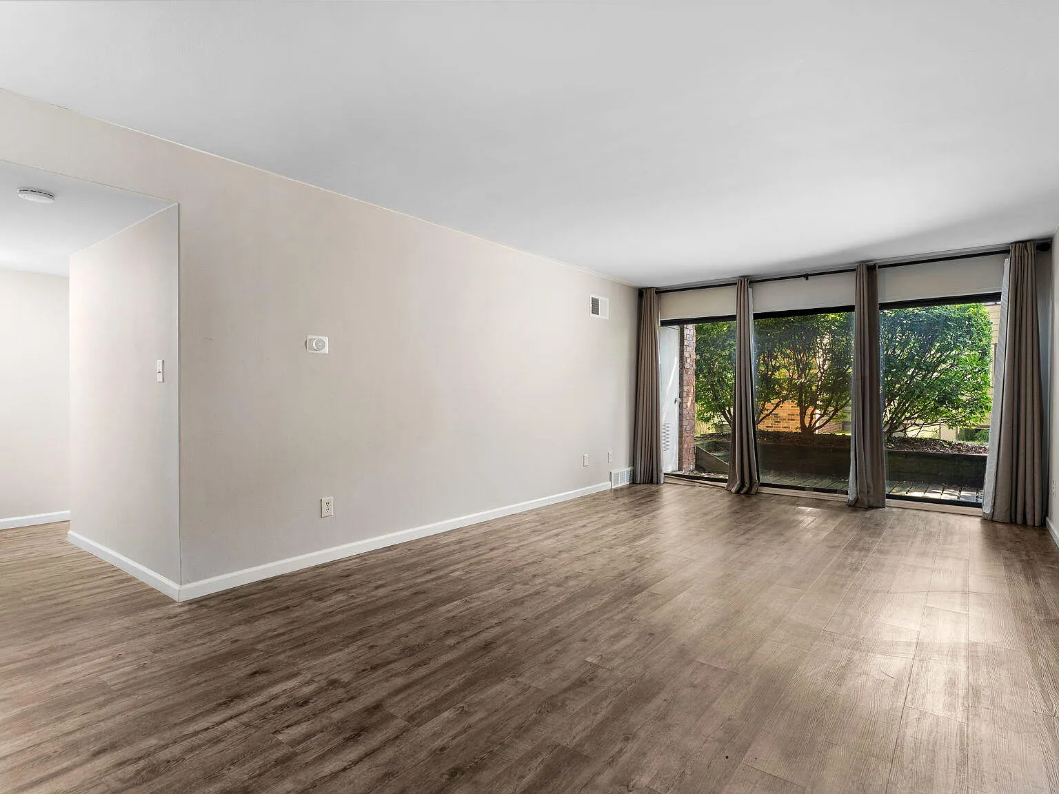 2 bed, 2.0 bath, 1173 sqft, $1,875 — Photo 3