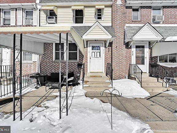 2nd image of 217 E Greenwood Ave
