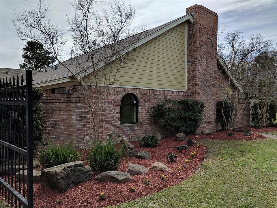 Renovated house on a half acre lot in a cul-de-sac with beautiful landscape.