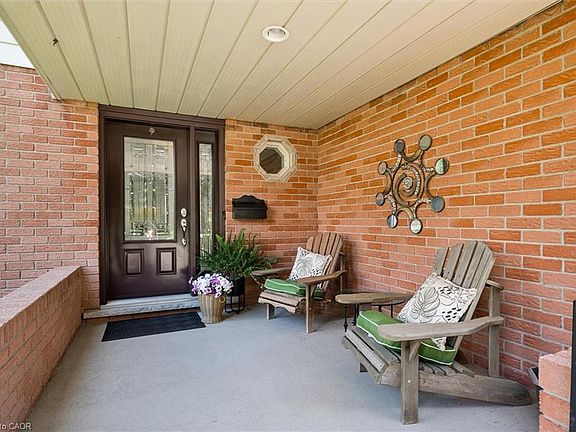 3rd image of 108 Mallard Cres