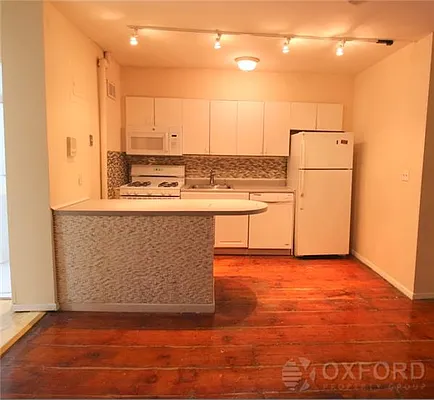 Rented by Oxford Property Group | media 3