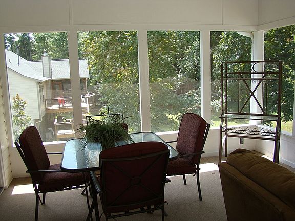 3rd image of 2359 Radbury Ln
