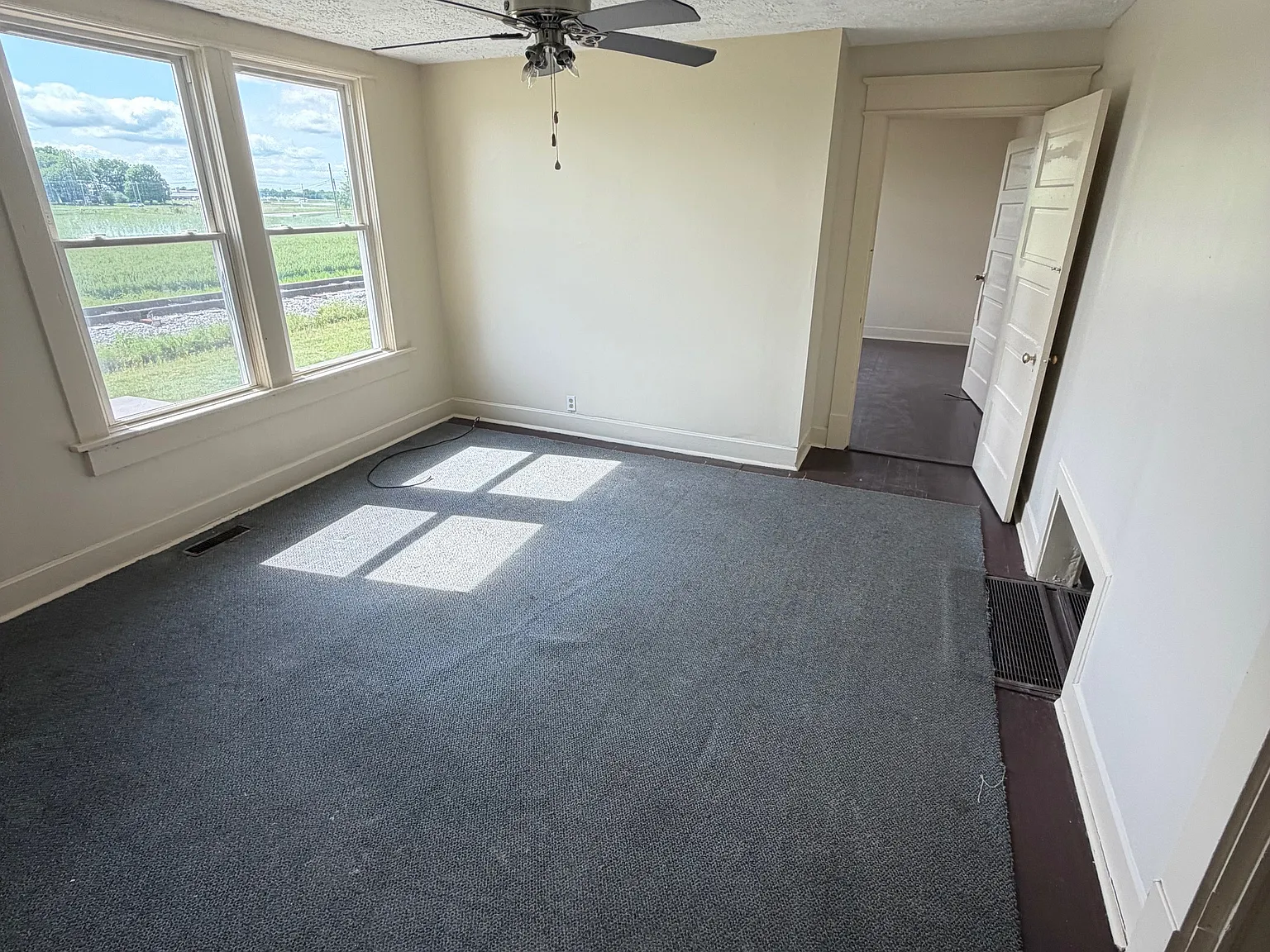 3 bed, 1659 sqft, $1,100 — Photo 3