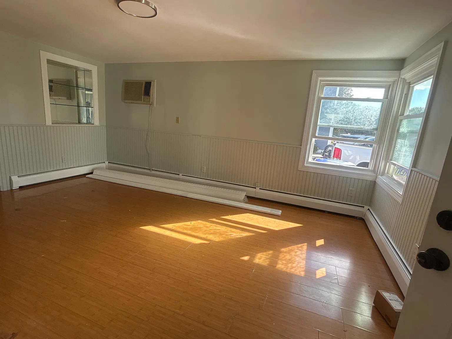 4 bed, 1250 sqft, $3,000 — Photo 2