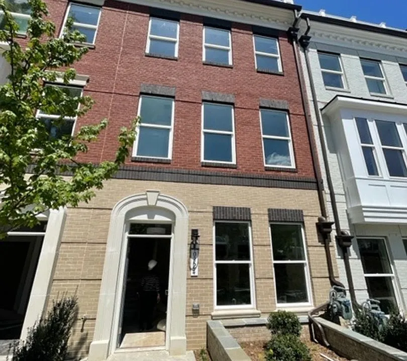 10324 Grosvenor Pl