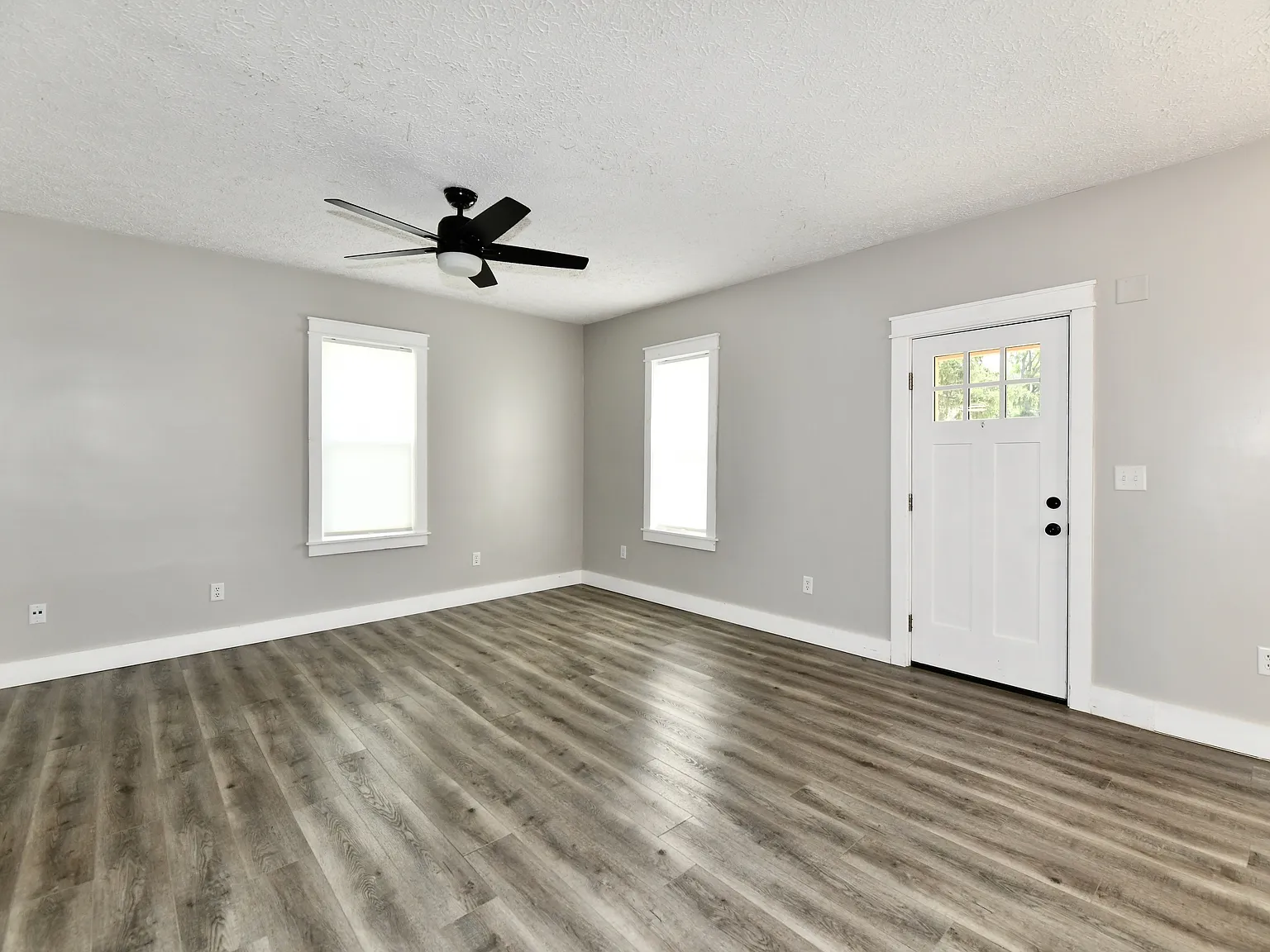 2 bed, 1.0 bath, 1044 sqft, $1,550 — Photo 4