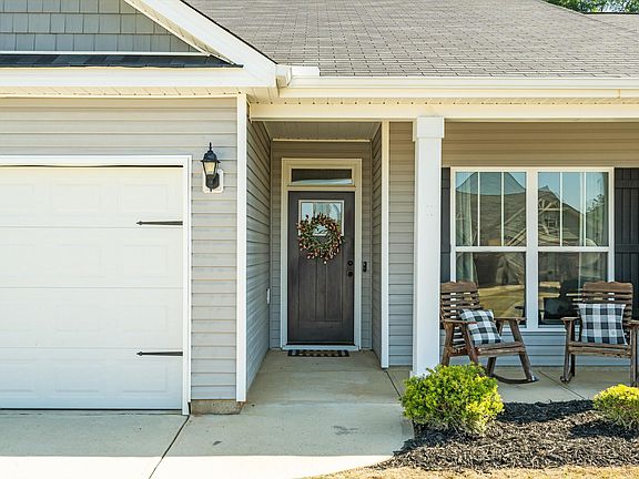 3rd image of 148 Copperfield Drive