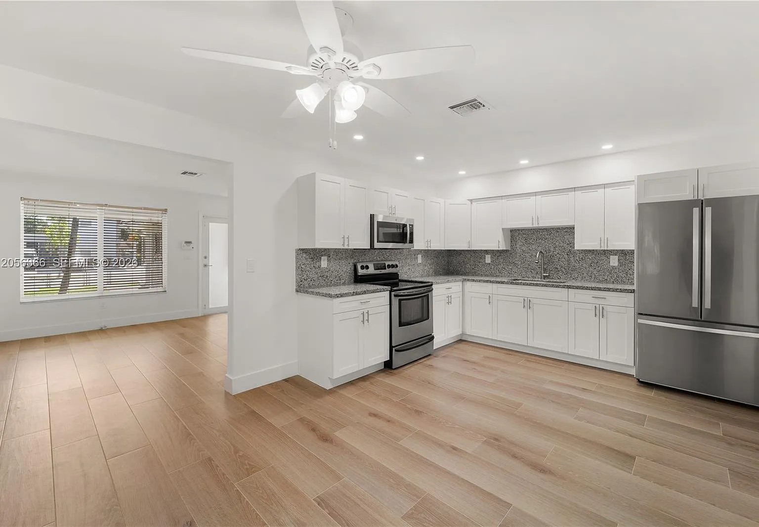 Pinehurst Villa 2nd Addn — Photo 3
