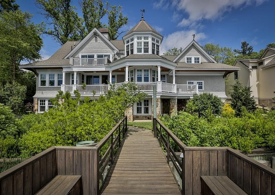 443 Main St, Amesbury, MA 01913 Zillow