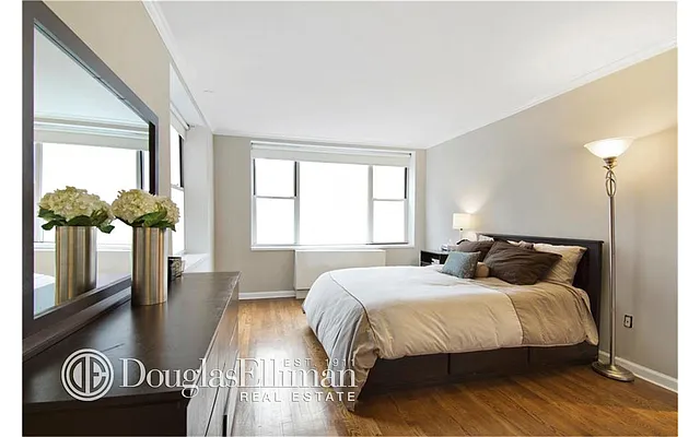 Rented by Douglas Elliman | media 20