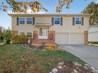 11820 Wexford Place Dr, Maryland Heights, MO 63043