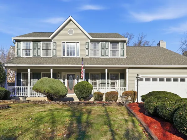4 Spring Lake Dr, Stafford, VA 22556