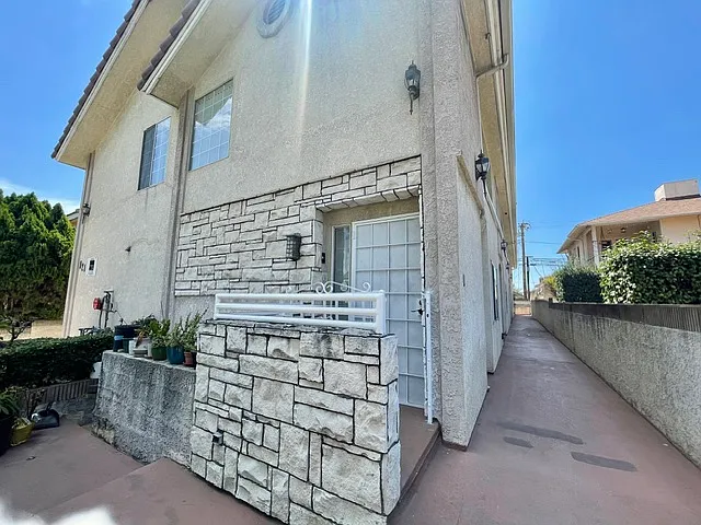 821 N Garfield Ave #1