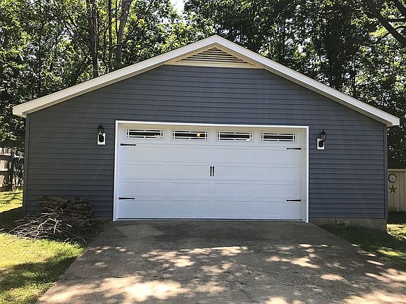 2nd image of 122 Shenandoah Ln