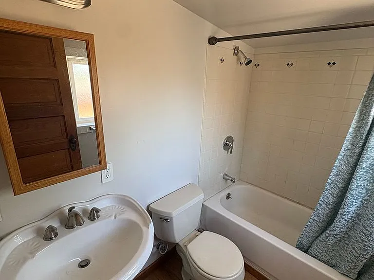 1529 10th Ave #5 — Photo 5