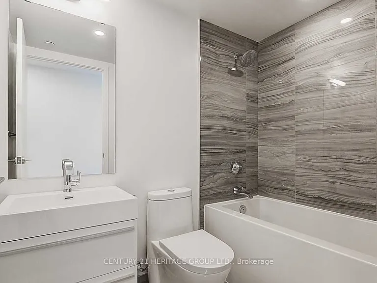 39 Roehampton Ave #2809 — Photo 7