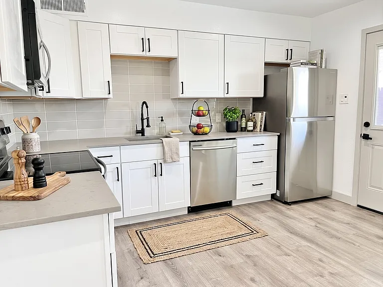 4320 N 27th St #4 — Photo 8